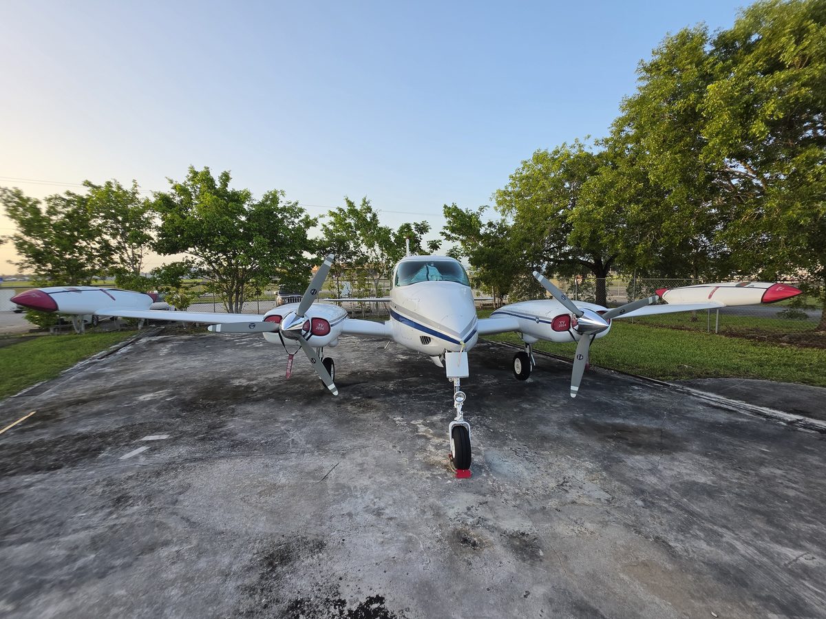 Cessna 310L foto 5