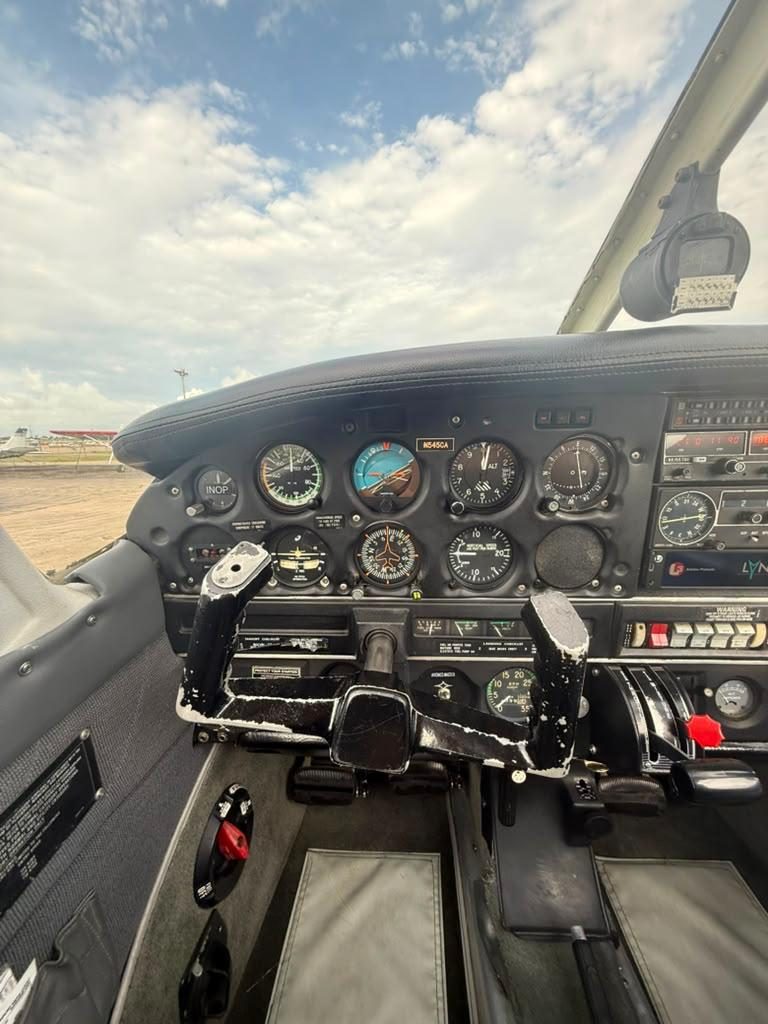 Cherokee 140 photo 3